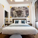 Queen Cattleya Affittacamere 4*
