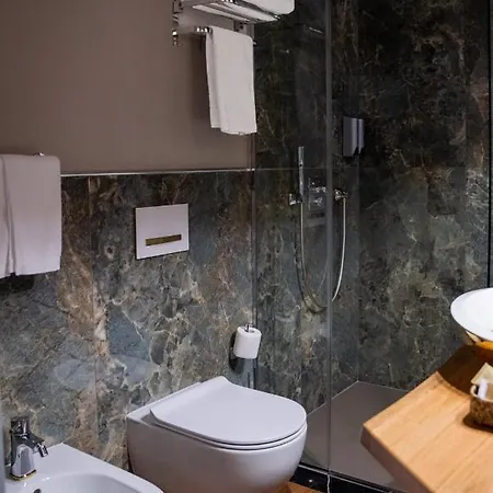 Queen Cattleya Генуя