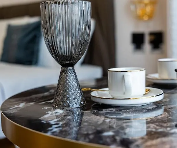 Queen Cattleya Genua