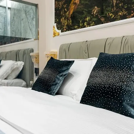 Queen Cattleya Guest house Genoa